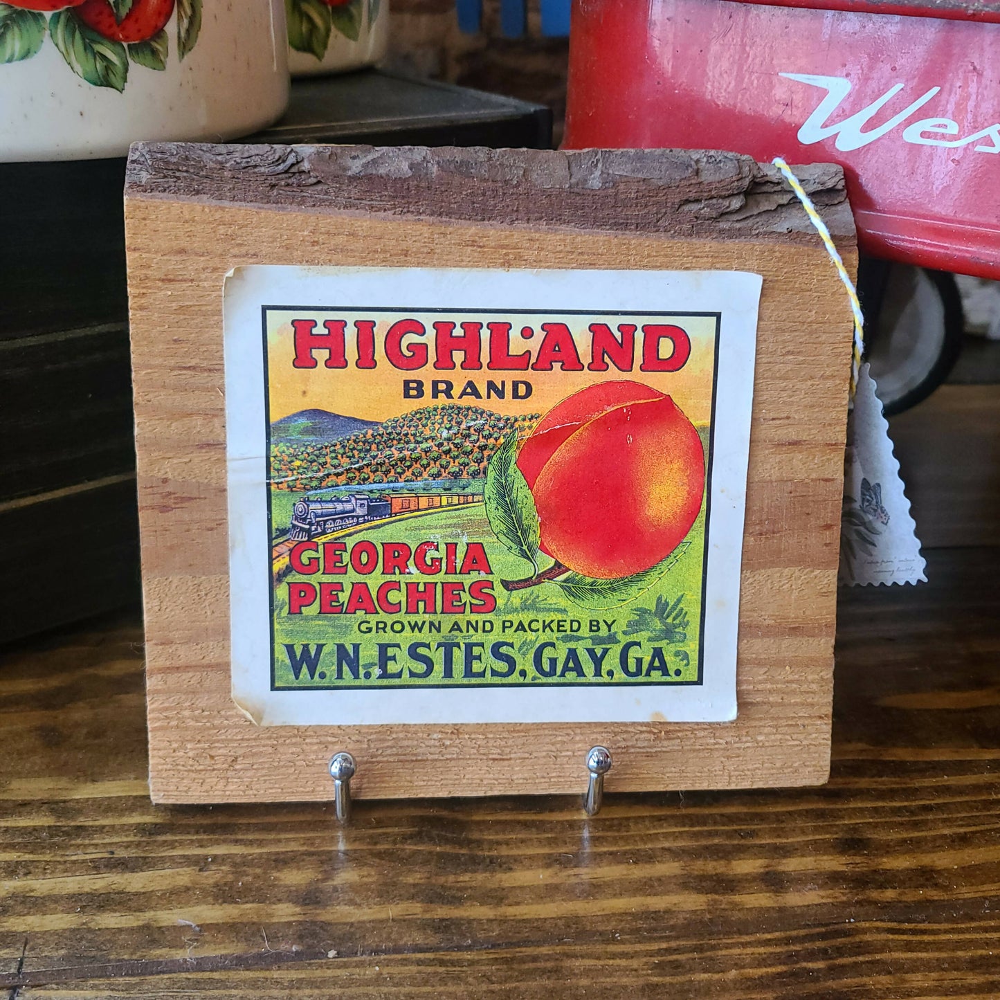 Highland Peaches Sign