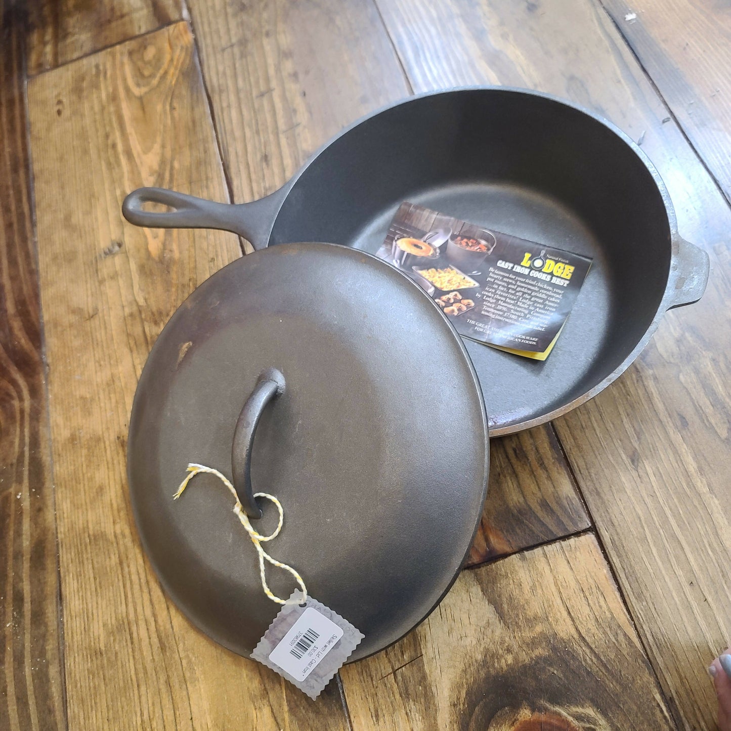 Skillet with Lid - Cast Iron *